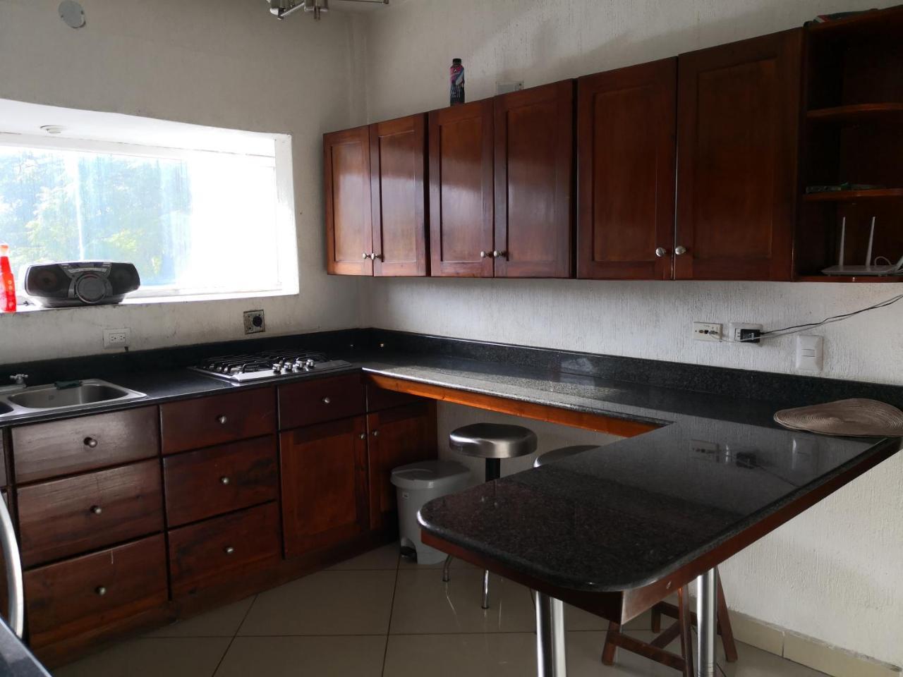 Apartamentos Comodos Cerca Del Aeropuerto Ciudad Guatemala Eksteriør billede